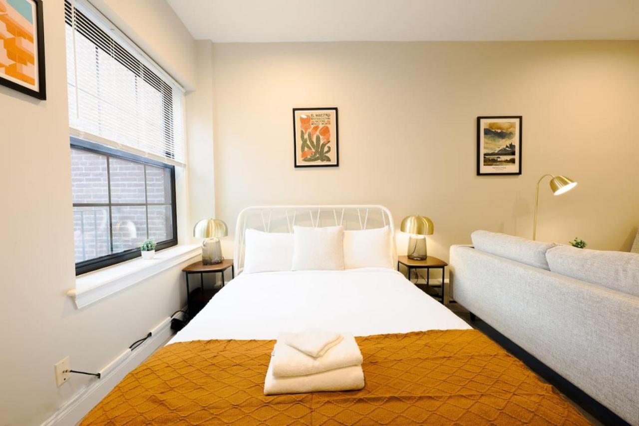 Bold And Spacious Back Bay